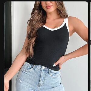 Edit By Nine Contrast Knit Tank Top Womens Size Medium Black/Ivory V Neckline